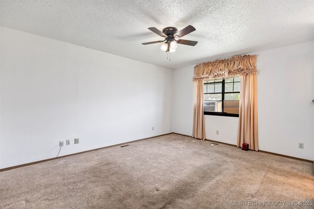 1100 N Oseuma Avenue C, Claremore, OK 74017