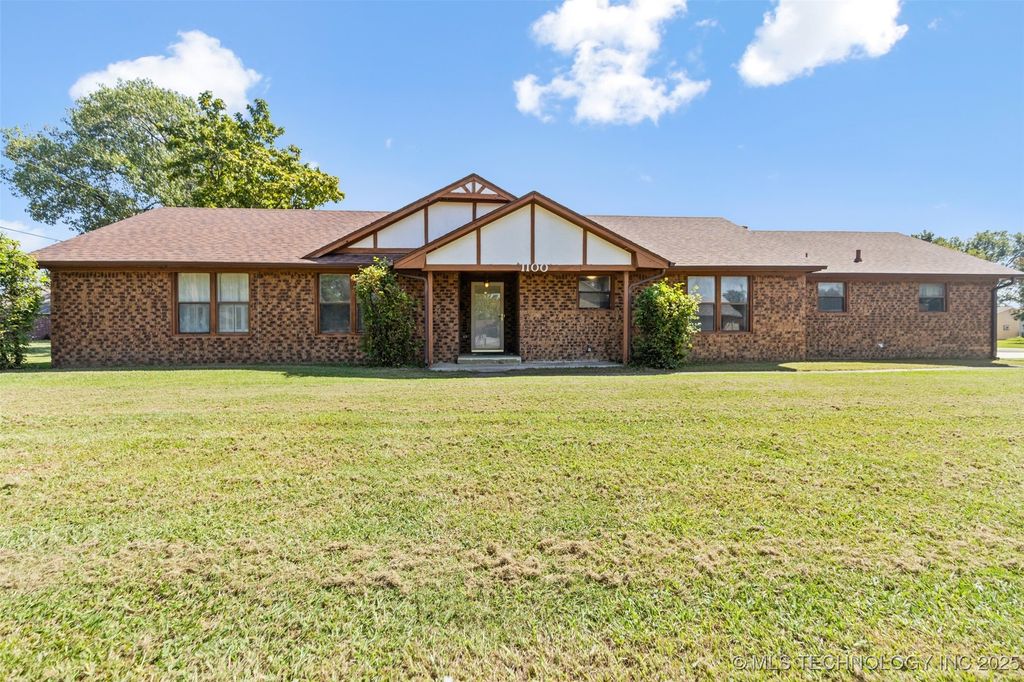 1100 N Oseuma Avenue C, Claremore, OK 74017