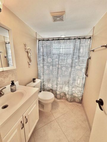 19 Abbey Lane 204, Delray Beach, FL 33446