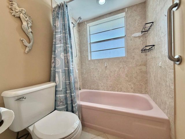 19 Abbey Lane 204, Delray Beach, FL 33446