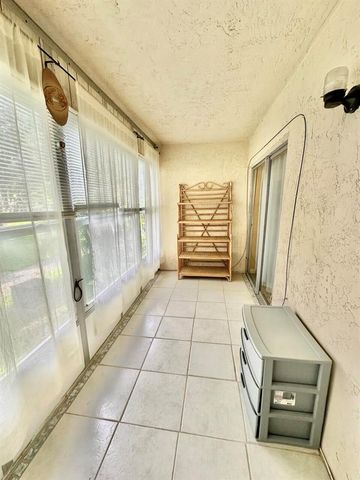 19 Abbey Lane 204, Delray Beach, FL 33446