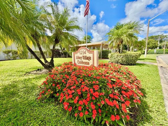 19 Abbey Lane 204, Delray Beach, FL 33446