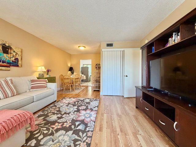 19 Abbey Lane 204, Delray Beach, FL 33446