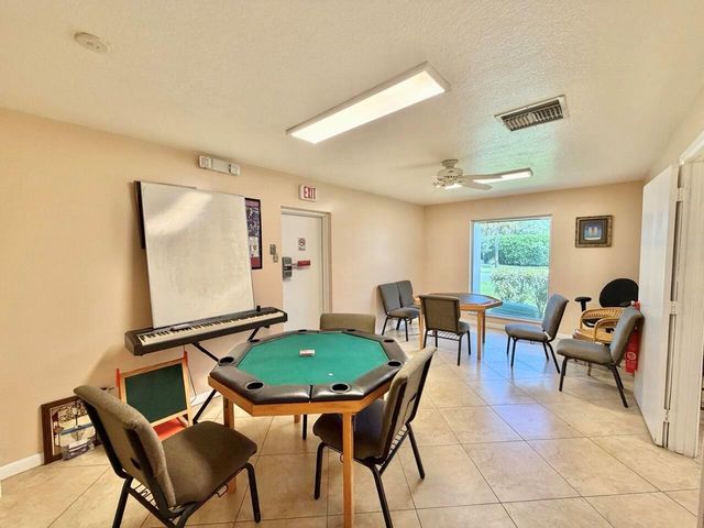19 Abbey Lane 204, Delray Beach, FL 33446
