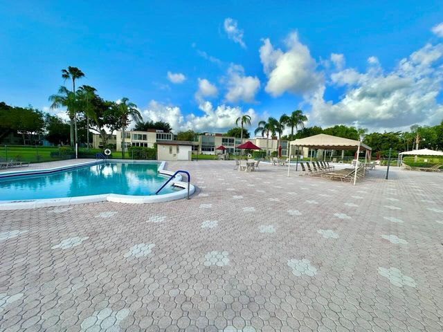 19 Abbey Lane 204, Delray Beach, FL 33446