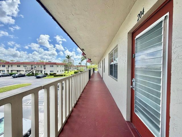 19 Abbey Lane 204, Delray Beach, FL 33446