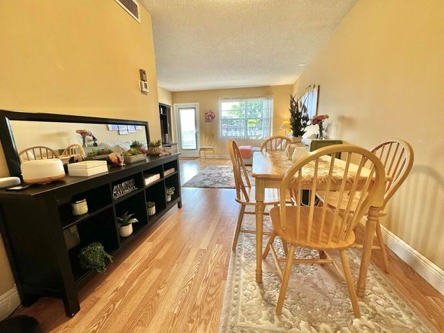 19 Abbey Lane 204, Delray Beach, FL 33446