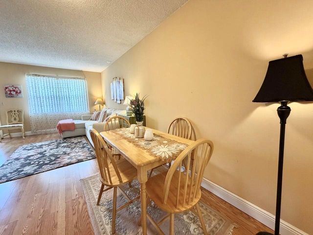 19 Abbey Lane 204, Delray Beach, FL 33446