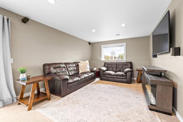 406 Greenway Drive, Delano, MN 55328