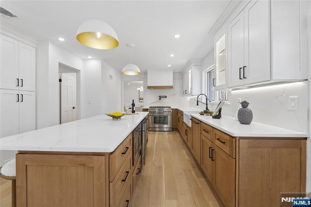 708 Windswept Lane, Franklin Lakes, NJ 07417