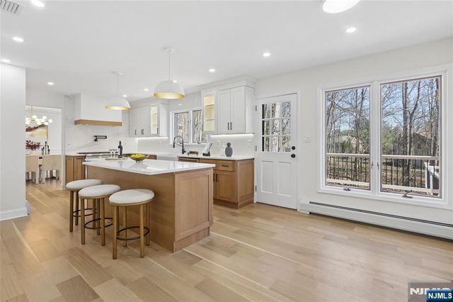 708 Windswept Lane, Franklin Lakes, NJ 07417