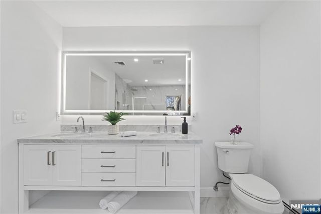 708 Windswept Lane, Franklin Lakes, NJ 07417