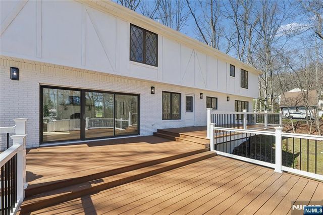 708 Windswept Lane, Franklin Lakes, NJ 07417