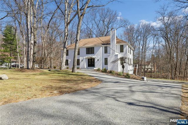 708 Windswept Lane, Franklin Lakes, NJ 07417