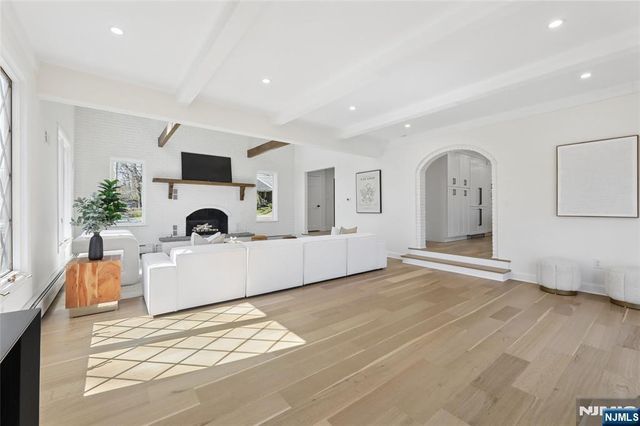 708 Windswept Lane, Franklin Lakes, NJ 07417