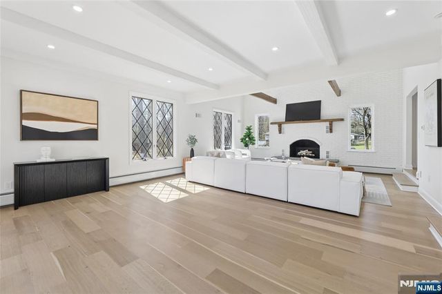 708 Windswept Lane, Franklin Lakes, NJ 07417