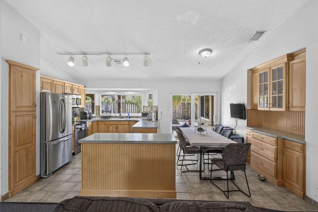 2171 Amesbury Circle, Wellington, FL 33414
