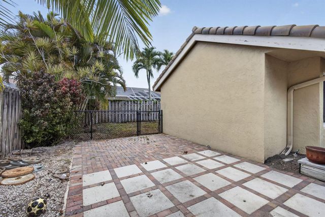 2171 Amesbury Circle, Wellington, FL 33414