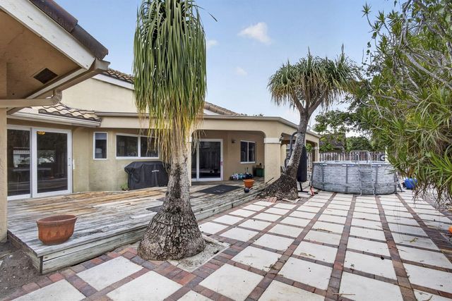2171 Amesbury Circle, Wellington, FL 33414