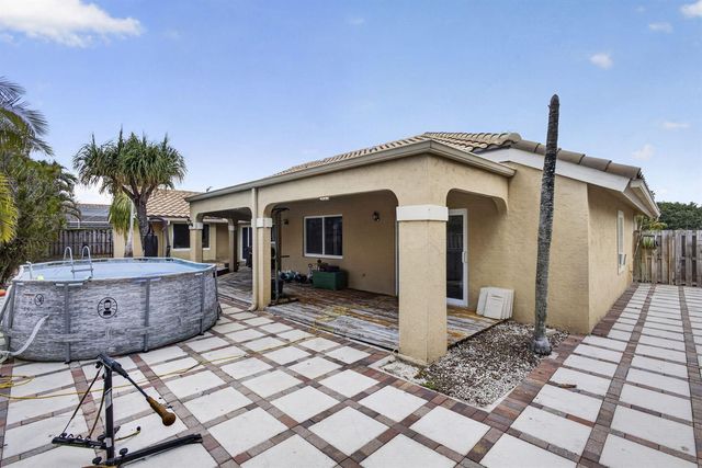 2171 Amesbury Circle, Wellington, FL 33414