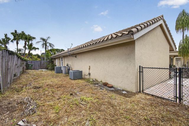 2171 Amesbury Circle, Wellington, FL 33414