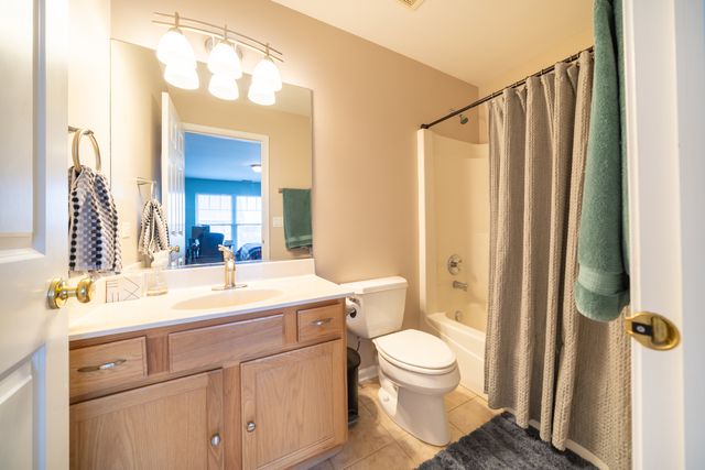 1156 Longwood Drive, Lisle, IL 60532