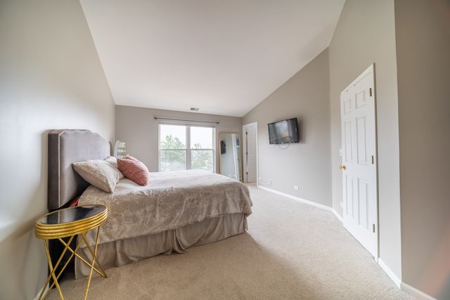 1156 Longwood Drive, Lisle, IL 60532