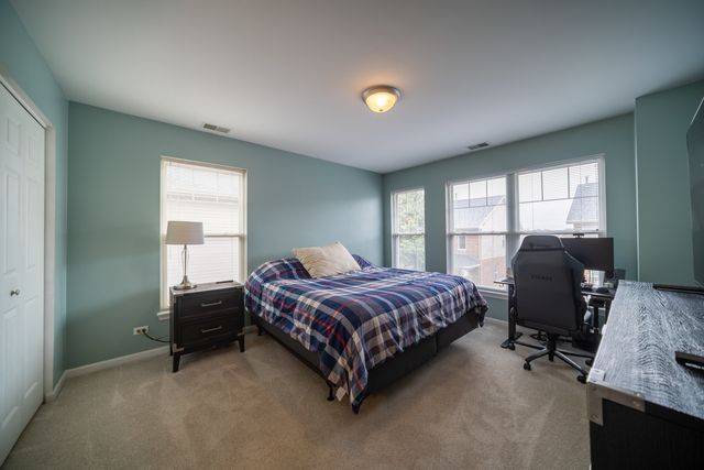 1156 Longwood Drive, Lisle, IL 60532