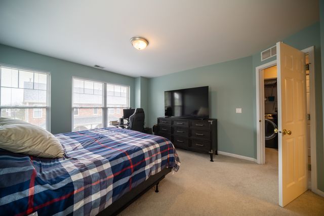 1156 Longwood Drive, Lisle, IL 60532