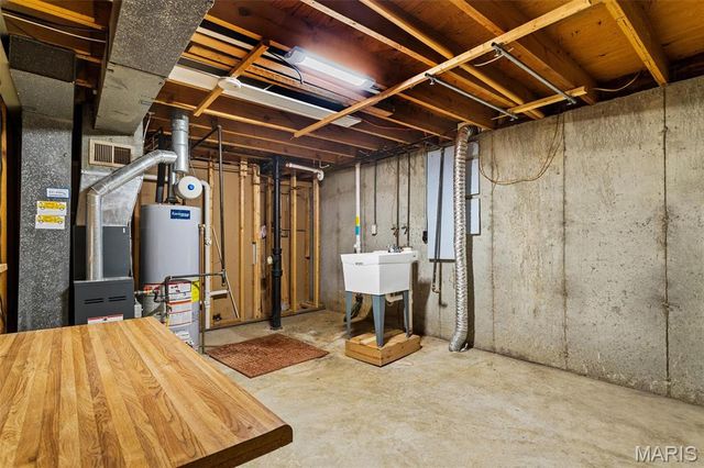 12014 Renaissance Drive, Maryland Heights, MO 63043