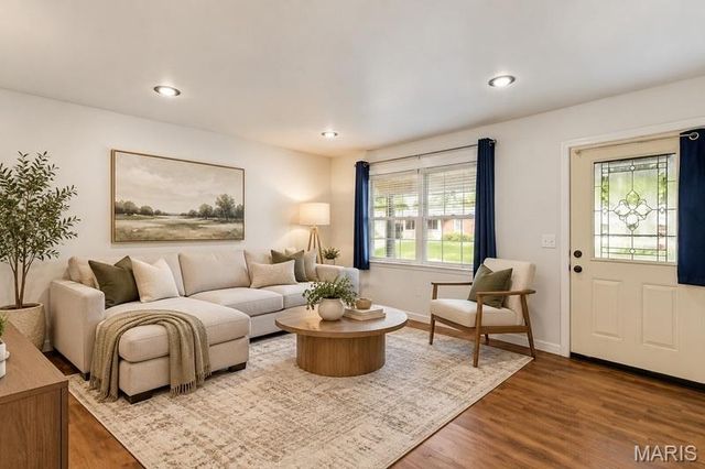 12014 Renaissance Drive, Maryland Heights, MO 63043