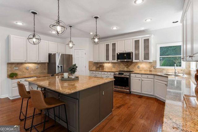 325 Nesbin Court, Kennesaw, GA 30144