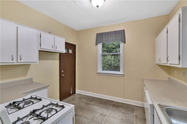 7215 Church St, Swissvale, PA 15218
