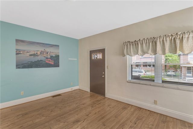 7215 Church St, Swissvale, PA 15218