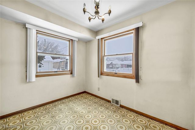 3323 Dellwood Drive, Parma, OH 44134