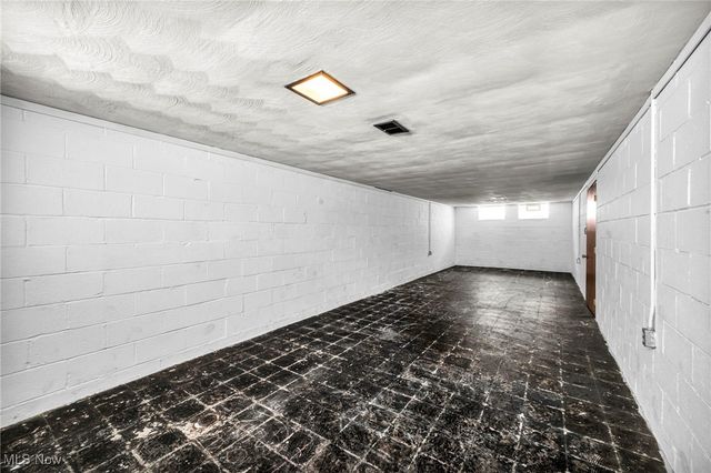 3323 Dellwood Drive, Parma, OH 44134