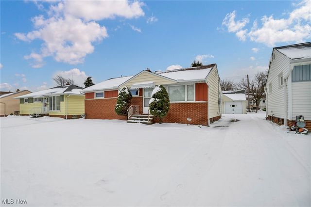 3323 Dellwood Drive, Parma, OH 44134