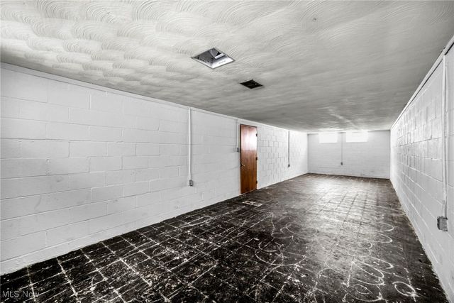 3323 Dellwood Drive, Parma, OH 44134