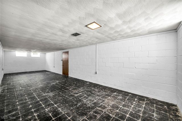 3323 Dellwood Drive, Parma, OH 44134