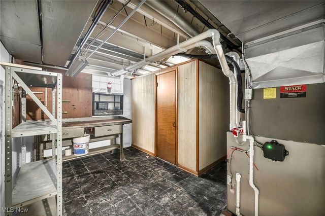 3323 Dellwood Drive, Parma, OH 44134