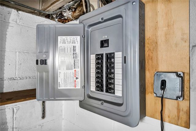 3323 Dellwood Drive, Parma, OH 44134