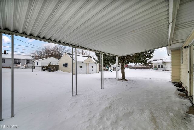 3323 Dellwood Drive, Parma, OH 44134