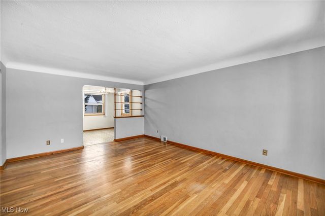 3323 Dellwood Drive, Parma, OH 44134