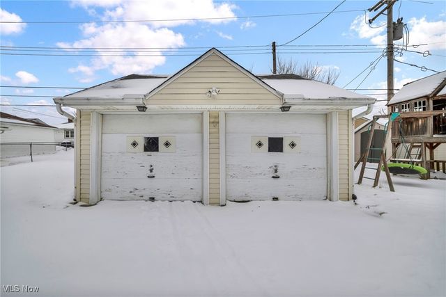 3323 Dellwood Drive, Parma, OH 44134