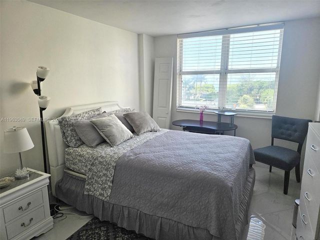 770 Claughton Island Dr 602, Miami, FL 33131