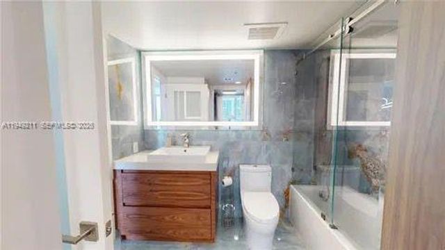 1750 N Bayshore Dr 2803, Miami, FL 33132