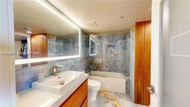 1750 N Bayshore Dr 2803, Miami, FL 33132