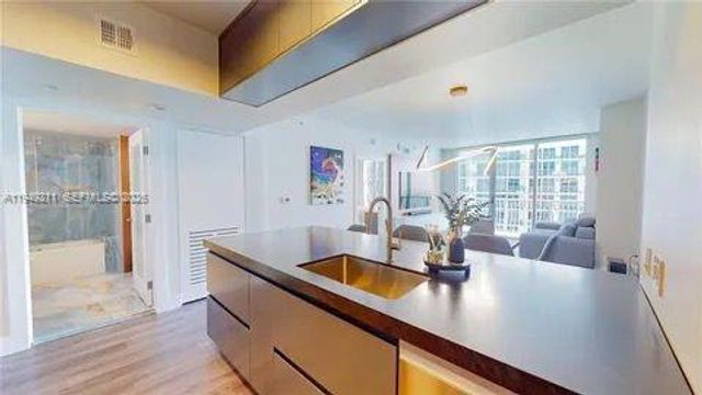 1750 N Bayshore Dr 2803, Miami, FL 33132