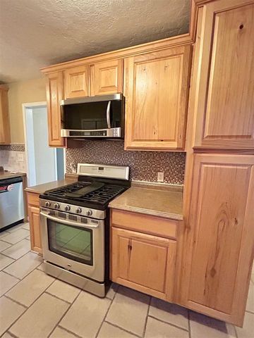 2325 SW A Ave, Lawton, OK 73505