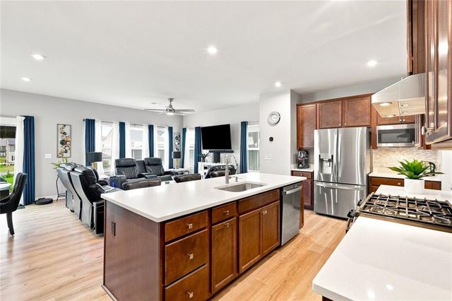 563 Gunter Drive, Hoschton, GA 30548